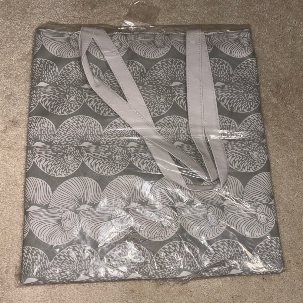 Kinolau Puke Manaola Puritan Gray Tote with Nautilus Design NWT